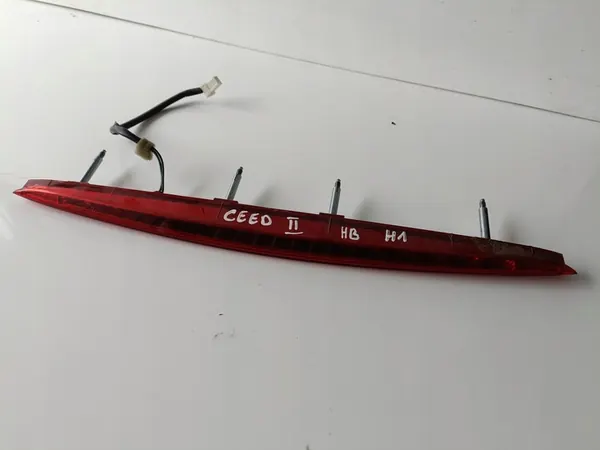 HYUNDAI I30 II LUZ DE FRENOS 92700-A5000 image 3