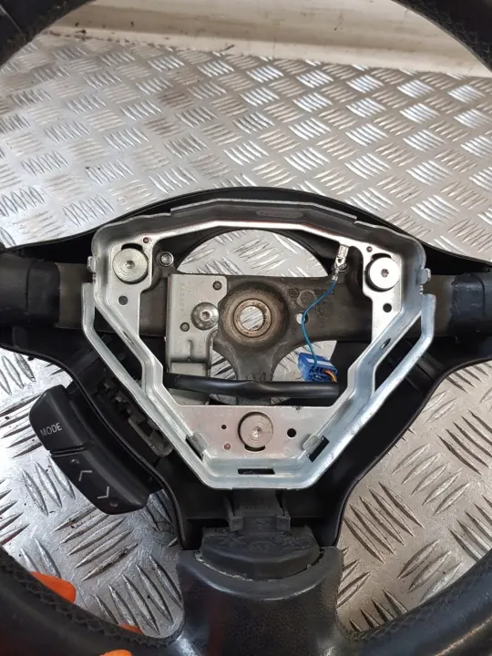 Volant multifonction OEM 45130-0D101-B0 avec airbag image 4
