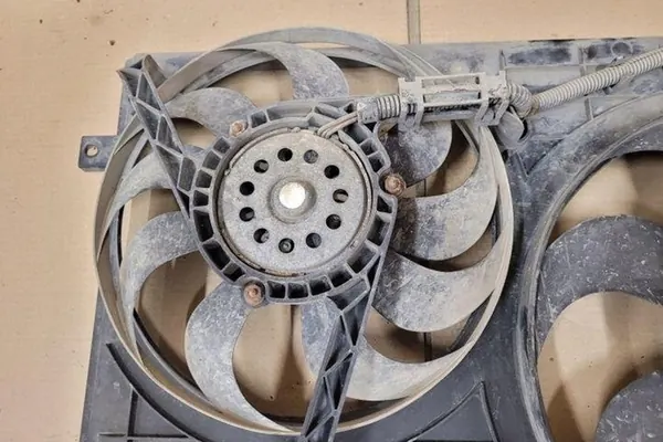 Framstötfångare SEAT IBIZA III 6Q0121207A 1.9L Diesel 2004 image 3