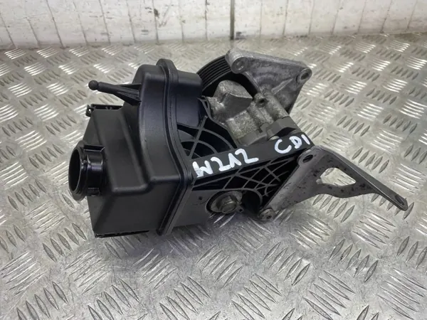 Pompe de direction assistée Mercedes Classe E W212 2.2 CDI A0064664701 image 2