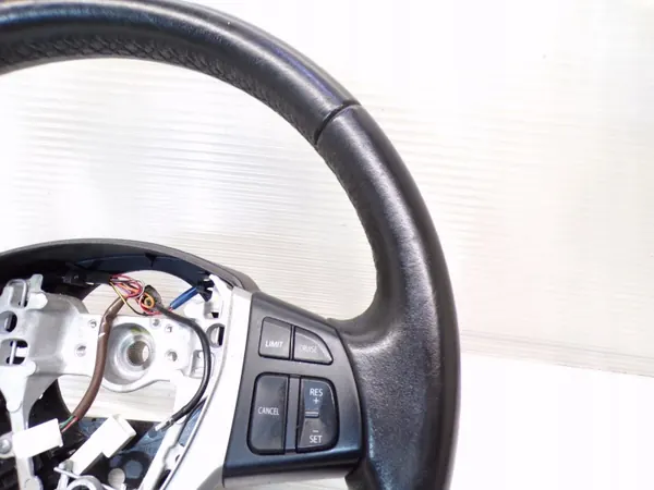 Suzuki OE Läderratt OEM KIEROWNICA - Begagnad image 3