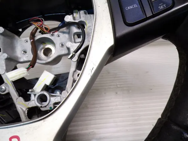 Suzuki OE Läderratt OEM KIEROWNICA - Begagnad image 5