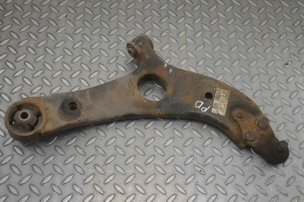 Braccio di controllo inferiore anteriore destro Hyundai Santa Fe 2015 image 2