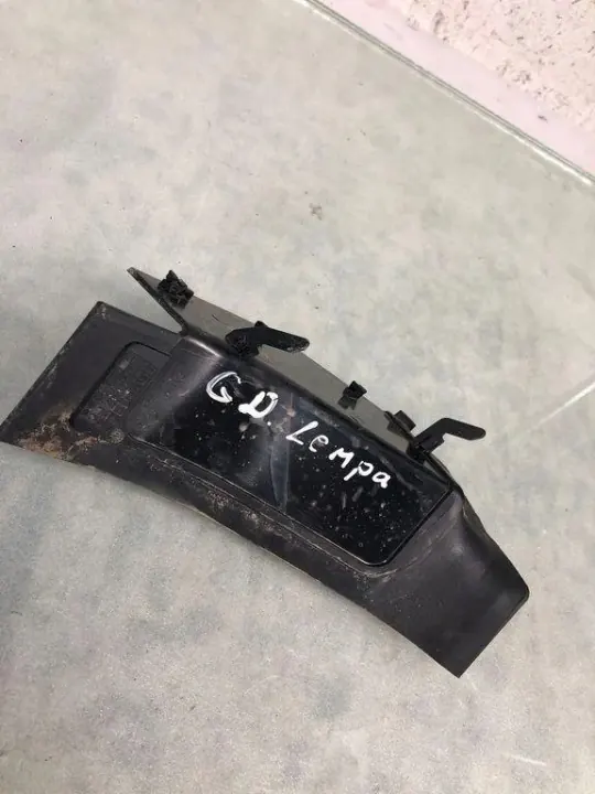 Ford Focus III takavalot oikea kansi OEM JX7B13N552 image 3