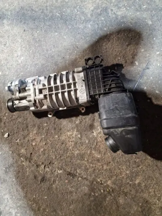 Suporte compressor suspensão VW OEM 03C145851G image 6