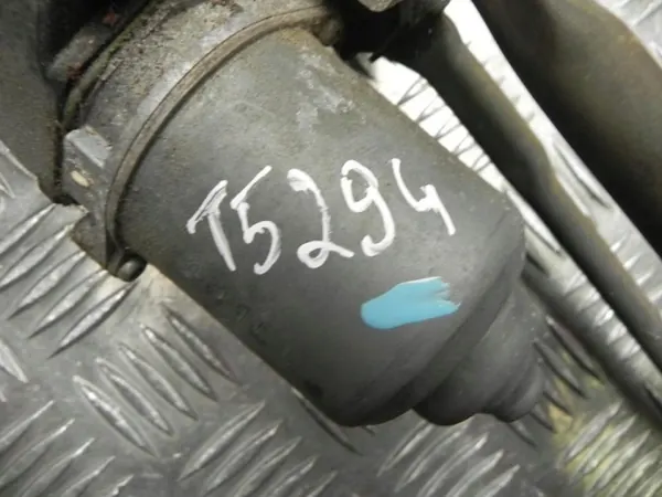 GR1L Vindrutetorkarmotor Mazda 6 Kombi 2007 Fram image 3