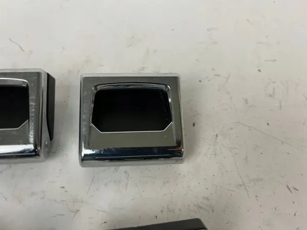 OEM 12345 Matkatavaran kiinnitystuki Audi Q7 4M image 3