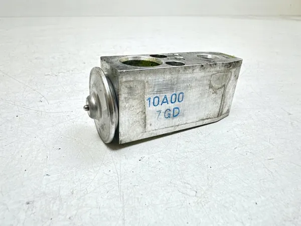 Vanne d'expansion AC Nissan Qashqai 2008 10A007GD image 1