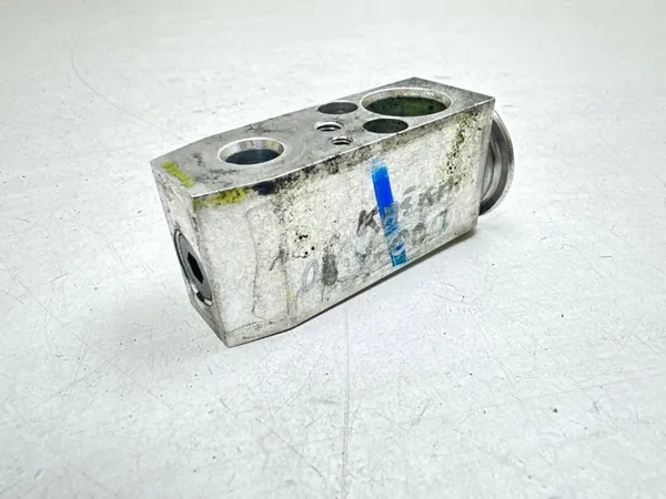 Vanne d'expansion AC Nissan Qashqai 2008 10A007GD image 2