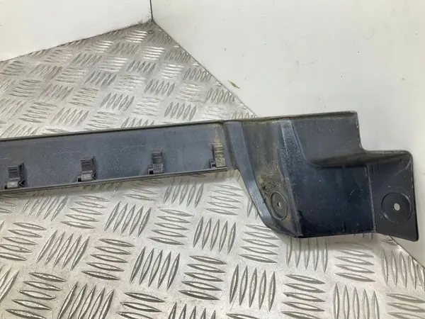 Cubierta carril puerta corredera OEM 7N0843796 - Usado image 4
