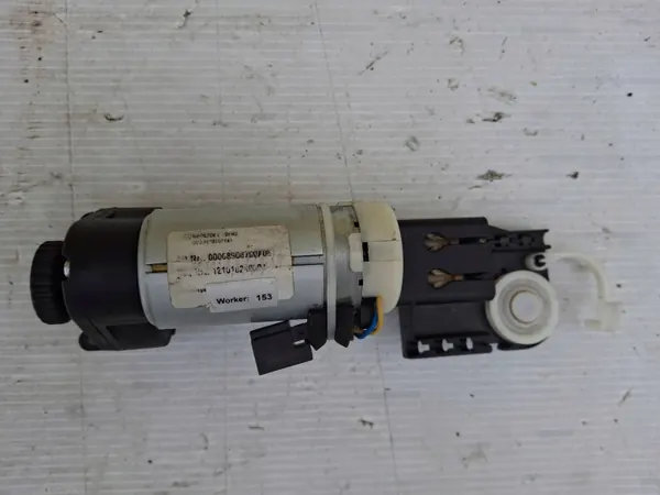 Mercedes C207 Schiebedachmotor OEM A2070300141 image 3