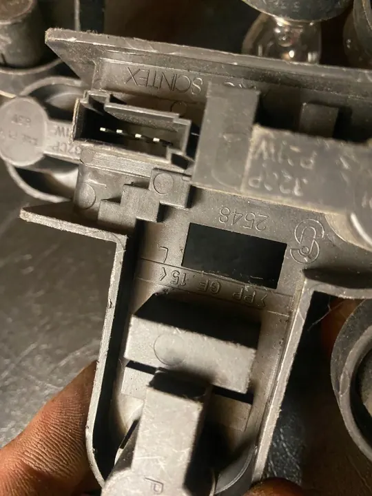 Inserção Farol Traseiro Esquerdo OEM Saab 9-3 II Sedã image 3