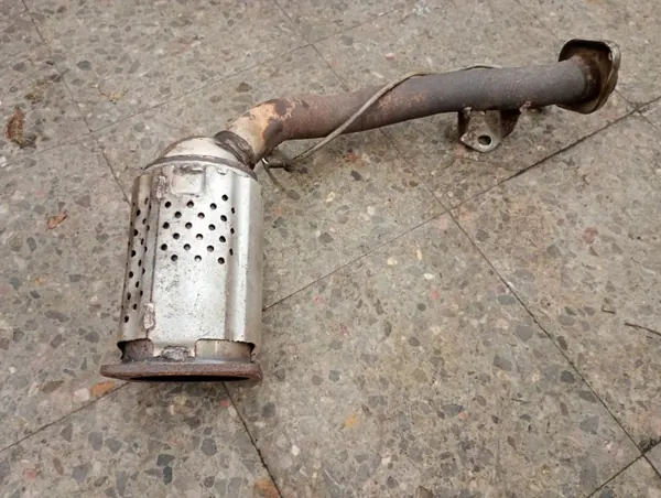 OEM 9639403780 Gebrauchter Katalysator für Citroen C3 image 10