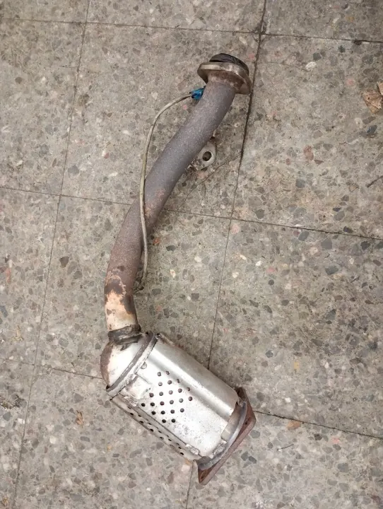 OEM 9639403780 Gebrauchter Katalysator für Citroen C3 image 9