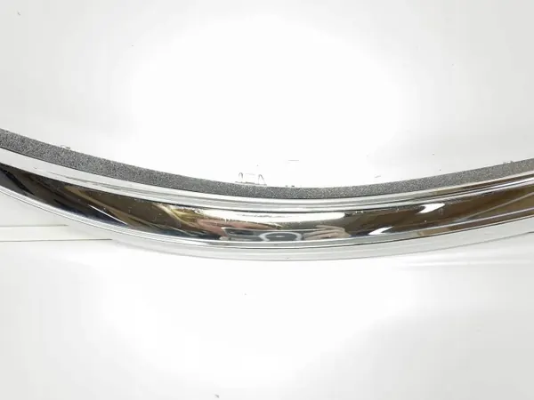 Toyota Corolla E16 Oikea Kromivalaisinlista OEM 53181-02010 image 3