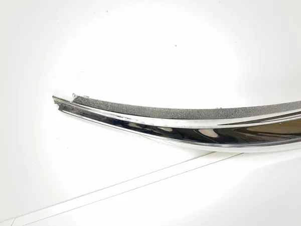 Toyota Corolla E16 Oikea Kromivalaisinlista OEM 53181-02010 image 4