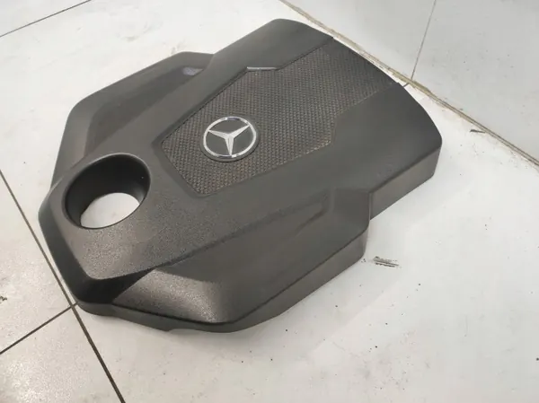 OEM 14041-5XA0A Cubierta Motor Mercedes X-Class W470 image 3
