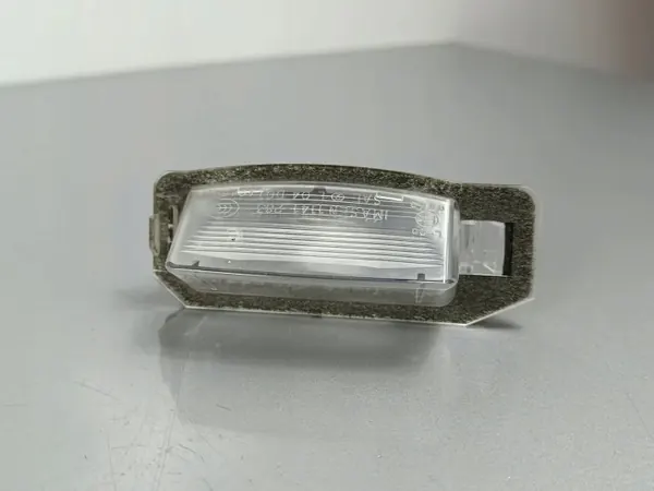 Mitsubishi OE FOB20704 Kennzeichenleuchte image 2