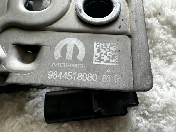 OEM 9844518980 Peugeot Verrou Capot Droit Avant image 5