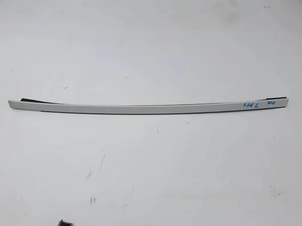 Joint de vitre avant gauche BMW F11 OEM MRKA image 2