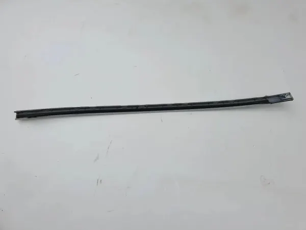 Joint de vitre avant gauche BMW F11 OEM MRKA image 3