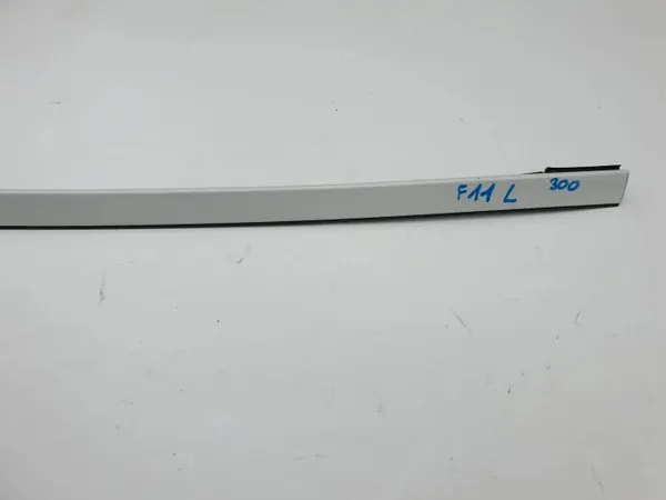 Joint de vitre avant gauche BMW F11 OEM MRKA image 4