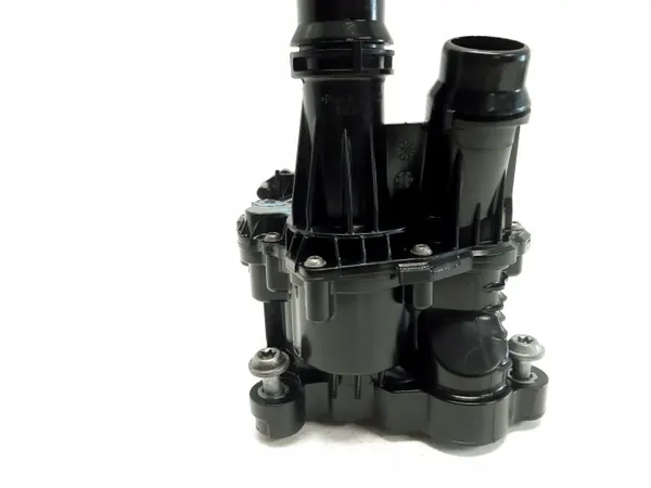 Boîtier de thermostat VW Golf VIII 2.0 TDI OEM 05L121111Q image 6