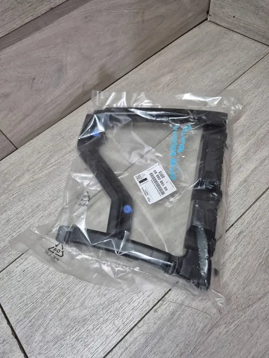 Citroen Berlingo 2019 Suporte de para-choque traseiro direito OEM 9816808880 image 2