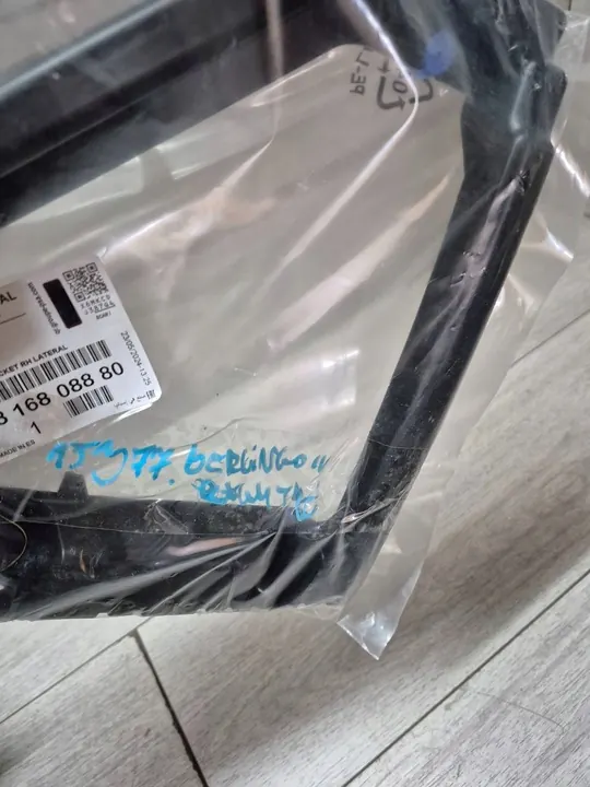 Citroen Berlingo 2019 Suporte de para-choque traseiro direito OEM 9816808880 image 5