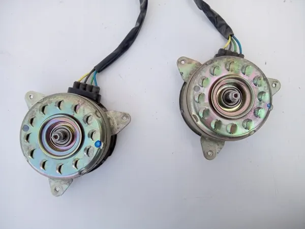 Infiniti Lüftermotor OEM 4873TA0B - Gebraucht image 3