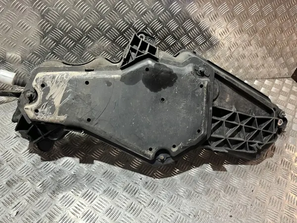Tanque AdBlue VW29047 para VW T-Roc 1.6 TDI image 3