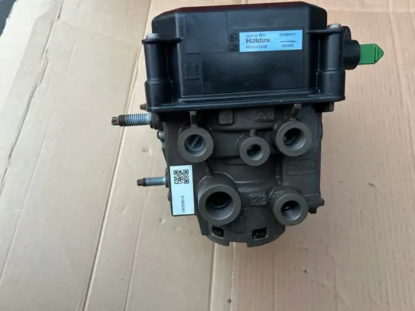 Válvula Moduladora EBS Haldex OEM 823008111 Usada image 4