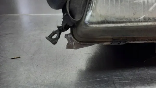 Linker koplamp Mercedes C-Class W202 A2028202961 image 6