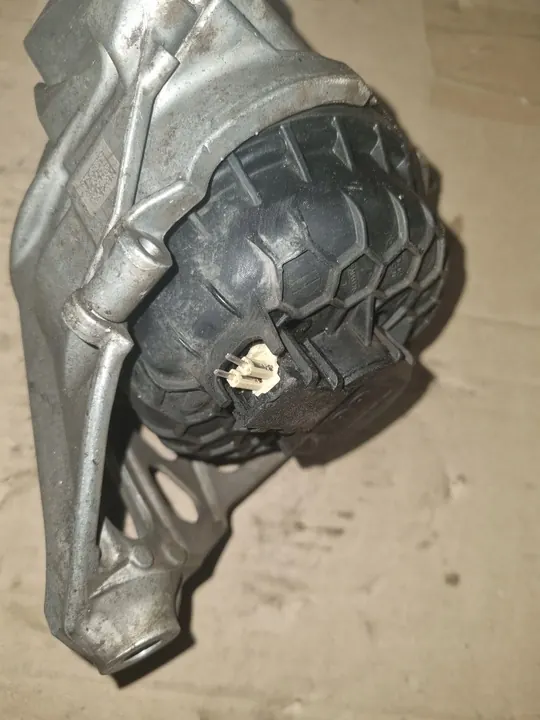 Vasemman Moottorin Kiinnike Cayenne 9Y Audi Q7 Q8 image 3