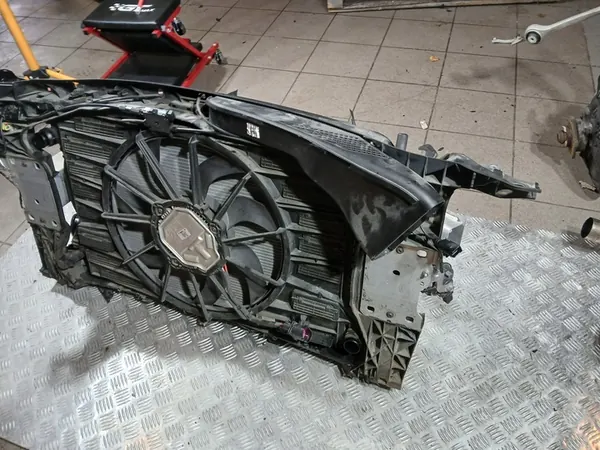 AUDI S4 A4 B9 8W 3.0 TFSI Suporte de Radiador Frontal 8W0145805C image 10