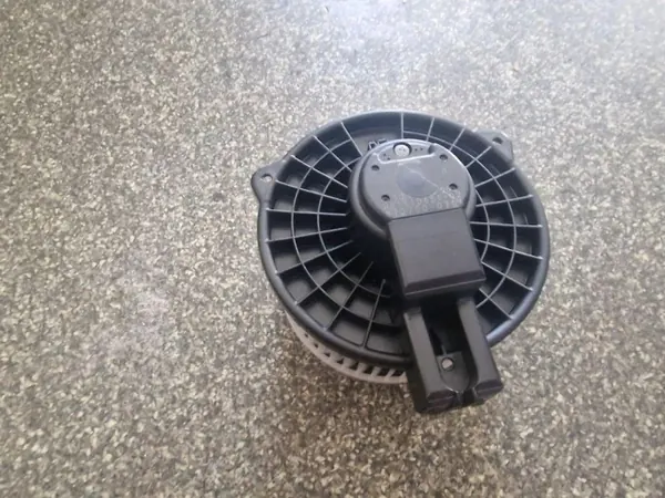 Núcleo de calefacción Mazda CX-5 OEM 8727000701 - Usado image 2