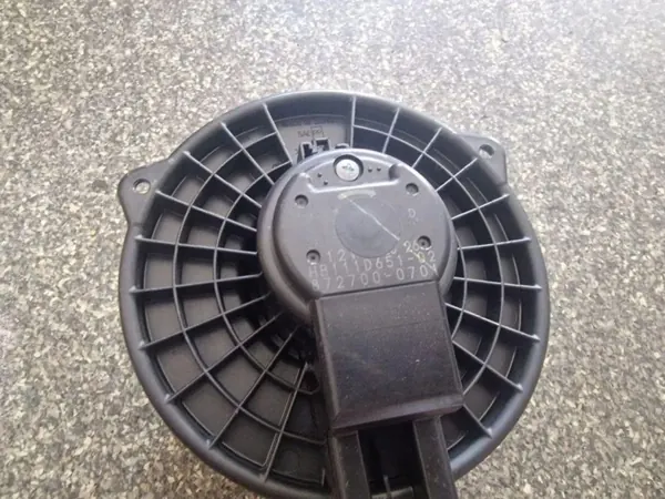 Núcleo de calefacción Mazda CX-5 OEM 8727000701 - Usado image 3