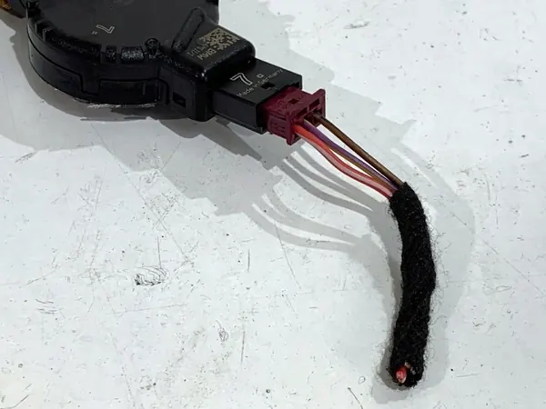 Sadeanturi BMW F48 OEM 9496242 - Käytetty image 3