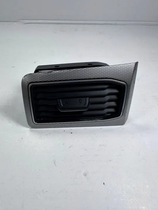 Grille d'aération console gauche VW Caddy 2K5 2K5819247C image 2