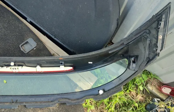 Honda OE 73700-SMG-E010-M1 Vitre Spoiler Hayon image 7