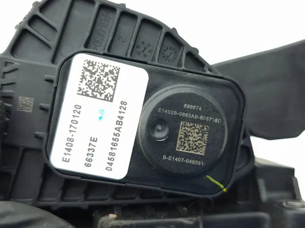 Pédale d'accélérateur Jeep Cherokee 2009 OEM 66337E image 8