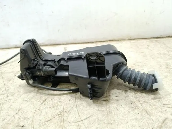 Mercedes-Benz EQS SUV spolarvätsketank OEM A2968604100 image 7