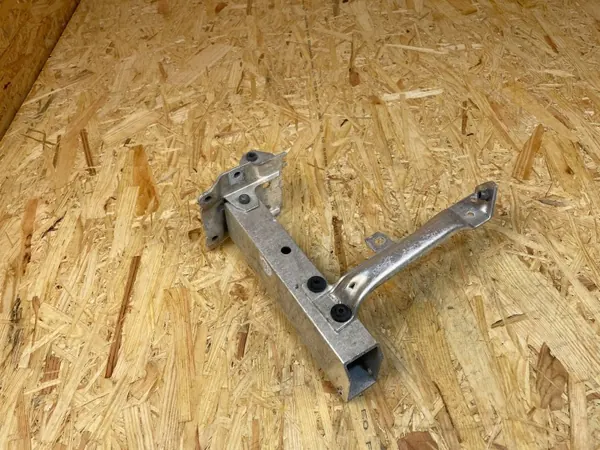 Linker kreukelzone bevestiging OEM 7158873 BMW 5 F10/F11 image 8