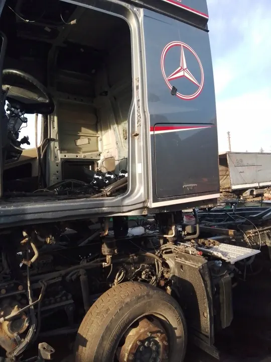 Mercedes Actros MP4 Rear Quarter Panel - Used image 2