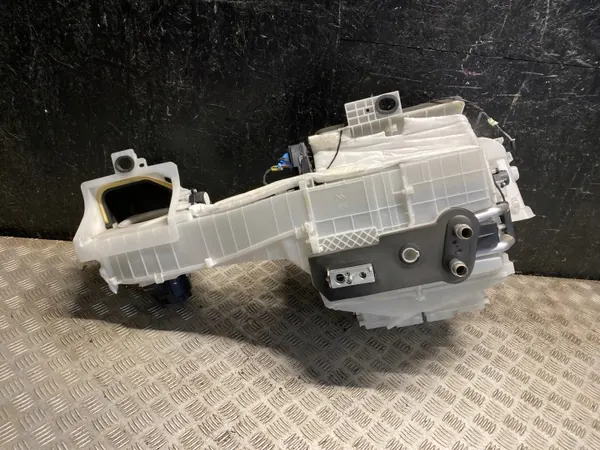 Opel Gebläsegehäuse OEM 9808405080 Gebraucht image 4