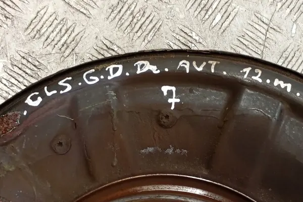 Bakre högra nav MERCEDES-BENZ CLS (C218) A2125402117 image 2