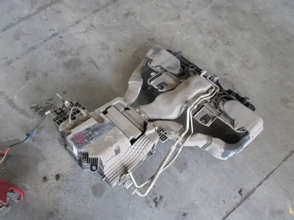 Système de refroidissement batterie Renault Zoe I OEM 295E39666R image 2