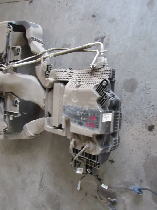 Système de refroidissement batterie Renault Zoe I OEM 295E39666R image 3