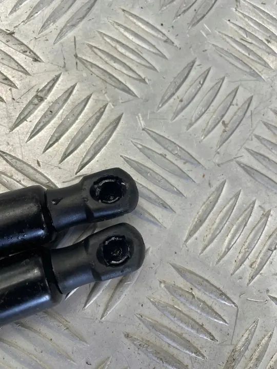 OEM Bakluckeaktuator Set Vänster & Höger Renault Trafic image 5