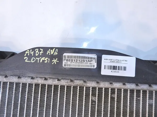Radiador de Agua Audi A4 B7 2.0 TFSI OEM 8E0121251AP image 2